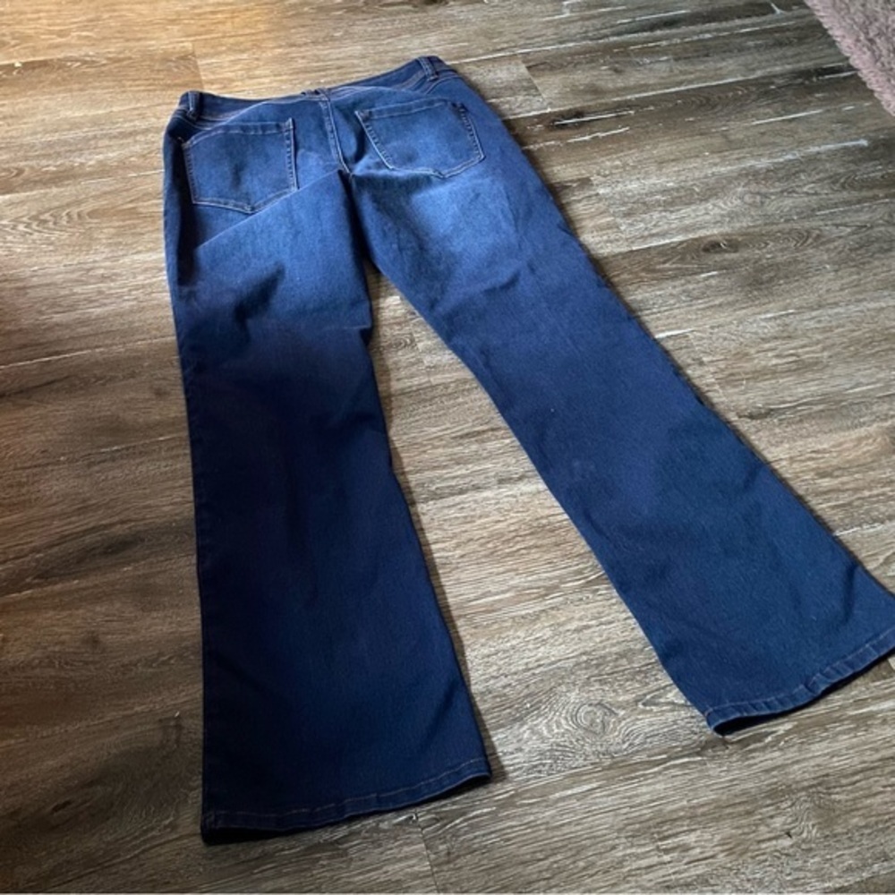 Signature Boot Cut Jeans Jegging Women’s Size 12 Long Blue Dark Wash - Picture 11 of 14